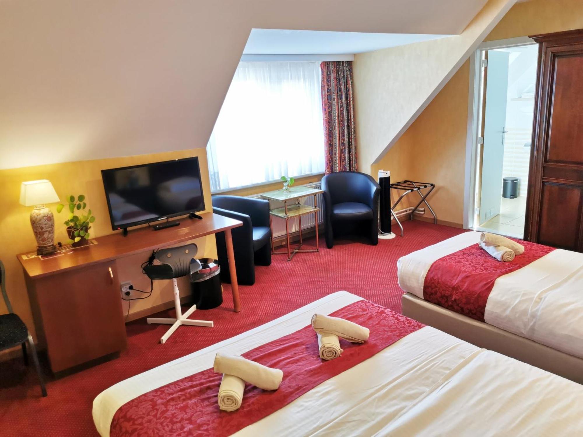 Hotel Cardiff Oostende Ruang foto