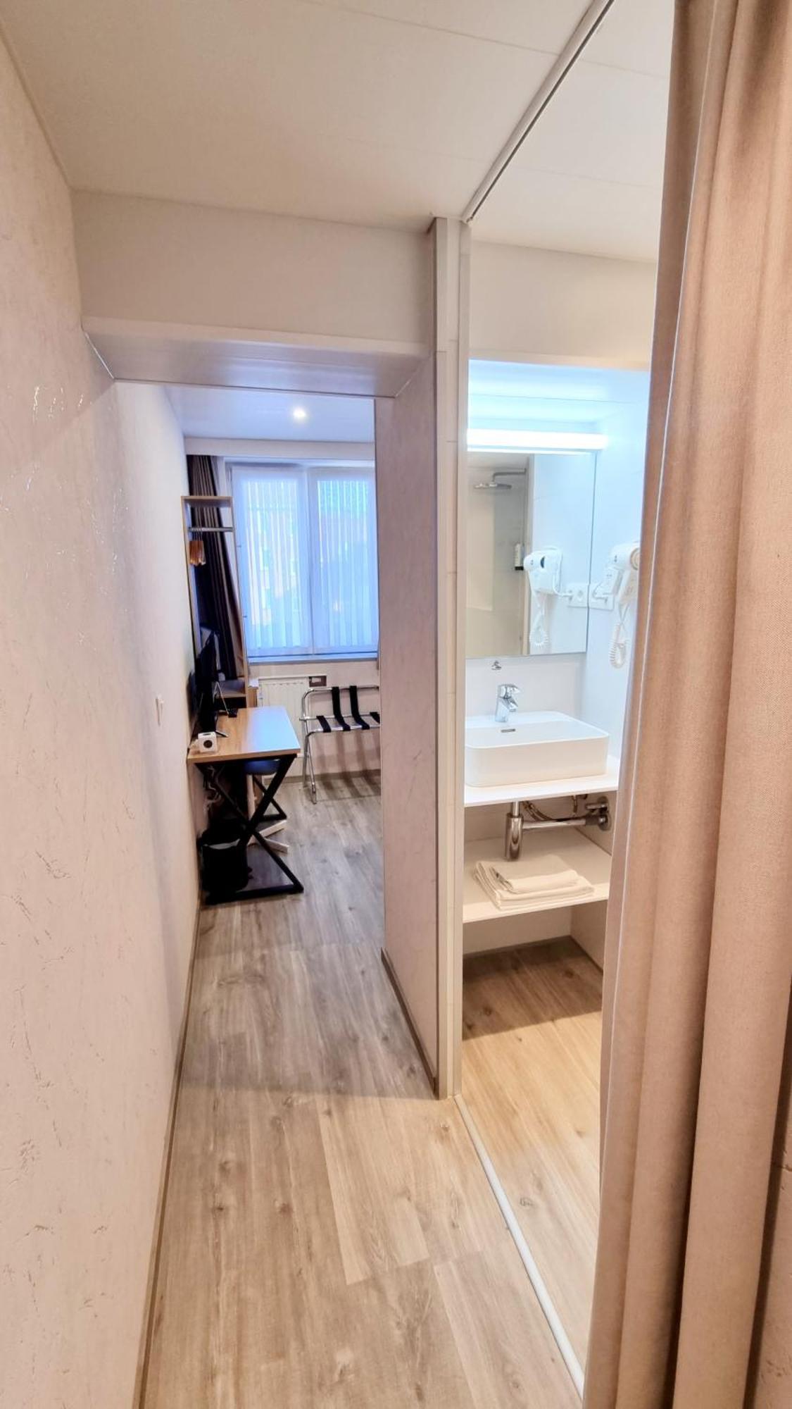Hotel Cardiff Oostende Ruang foto