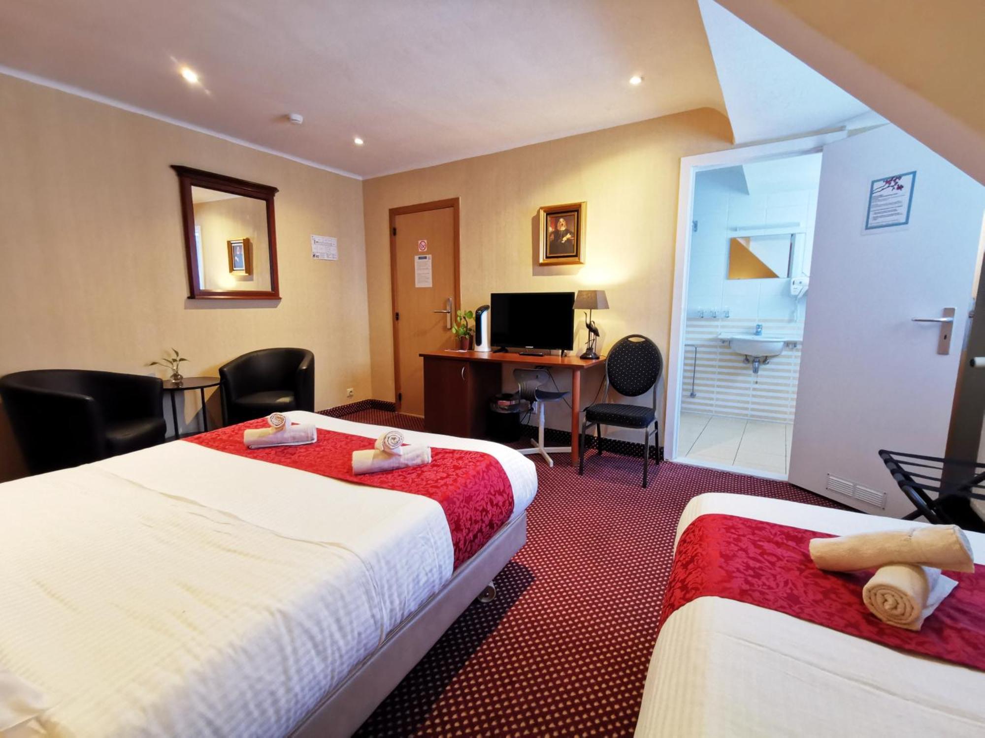 Hotel Cardiff Oostende Ruang foto